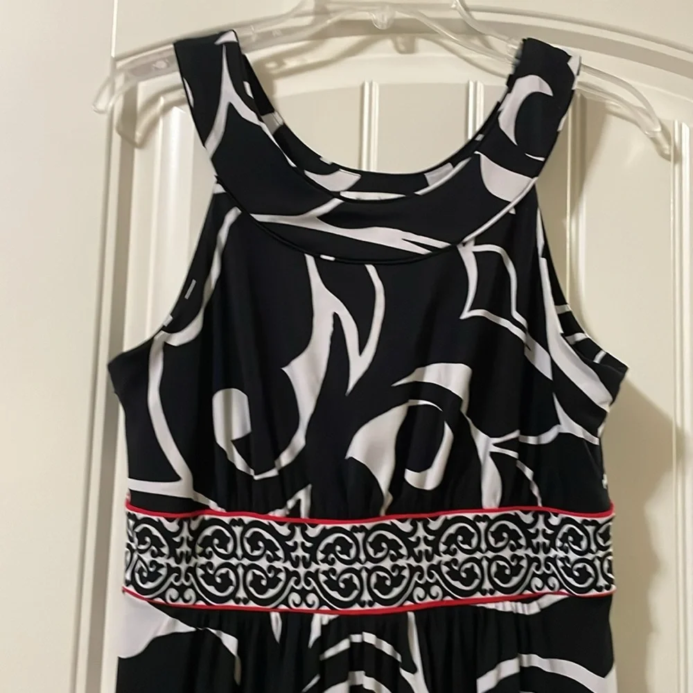 WHBM Medium Sleeveless black with white prints and red trim Midi Dress - Picture 2 of 8